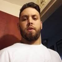 50+ perfiles de «Eliud»