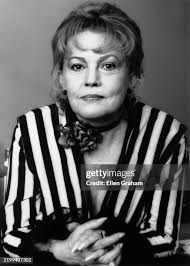 85 photos et images haute résolution de Ellen Bloom