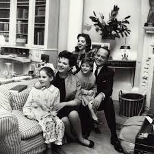 The Judy Garland Family Holiday Shot 1964 Lorna Judy Joey Then Husband Sidney Luft And Liza Liza Minnelli Judy Garland Hooray For Hollywood