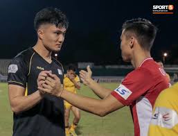 Nhiều lúc mình phải đa dạng trong cách đá 11 m để họ không bắt bài được nữa. Quáº¿ Ngá»c Háº£i Ä'i Táº­p Tá»…nh Vi Cháº¥n ThÆ°Æ¡ng Ä'an Em Váº«n Buong Lá»i Cay Ä'áº¯ng Ai Báº£o Ä'a Chan Toi Cho Láº¯m Vao