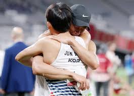 Aug 02, 2021 · 사실 불과 5년전에 올림픽을 개최했던 한국이 개최 당시에 군부에 의한 민간인 학살, 언론인, 정치인 탄압, 강제수용소 신설 등의 막장짓거리들이 버졋히 벌어졌음에도 올림픽 개최에 성공했다는 점을 생각하면 배가 아플법하기는 했다. Ze2p5yg8z4qsvm