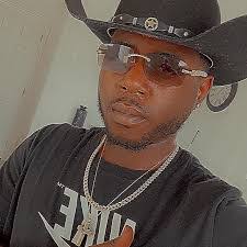 Stacey Noles's Instagram, Twitter & Facebook