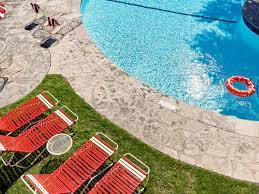 At the ahwahnee hotel in yosemite, you can rent a double room or a separate _in the grounds. Woqcp5 S7tutem