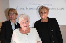 Après le divorce de ses parents, très mal vu. Line Renaud Ses Amies Muriel Robin Et Claude Chirac Lui Closer