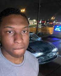 Andre Lynn's Instagram, Twitter & Facebook