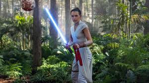 The force awakens set up the mystery of rey's parents, suggesting we were in for a classic star wars reveal down the line that rey is related to some preexisting character. Star Wars 9 Daisy Ridley Bricht Ihr Schweigen Zu Starker Kritik Tv Today