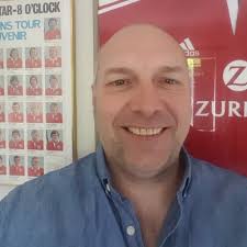 I don't know what it is about this that I find so fascinating but I could  watch these guys do their thing for hours!