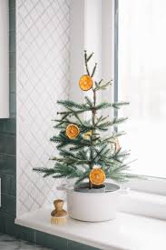 3 Simple Diy Christmas Garlands The Ginger Home Minimalist Christmas Christmas Diy Diy Christmas Garland