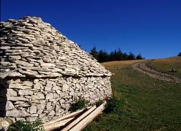 Gite De France A Ste Tulle En Haute Provence Dans Le Luberon Banon Et La Montagne De Lure Gite De France Luberon Haute Provence