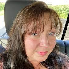 Heather Stutes's Instagram, Twitter & Facebook