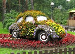 .decor, waste cd craft,craft ideas with waste material, craft ideas for decoration,craft ideas easy,diy projects,tutorial,cd recycling,how to cut cd this video is about diy waste glass bottle decoration ! 17 Inspirational Ideas How To Recycle Old Trash Into Beautiful Garden Decorations