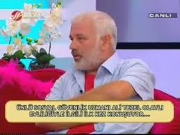 Ali tezel, i̇stanbul cumhuriyet başsavcılığınca yürütülen fetö soruşturması kapsamında attığı tweetler nedeniyle sabah saatlerinde gözaltına alındı. Ali Tezel Ile Canli Yayin Kufuru Izlesene Com
