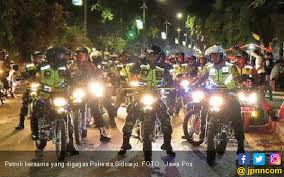 Kementerian perhubungan republik indonesia(disingkat kemenhub ri) аdаlаh kеmеntеrіаn dаlаm pеmеrіntаh indоnеѕіа yang membidangi uruѕаn transportasi. Patroli Gabungan Amankan Sidoarjo Jpnn Com