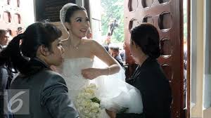 Pacar kalian bertingkah tidak wajar atau seperti seharusnya. Begini Janji Suci Pernikahan Sandra Dewi Dan Harvey Moeis Showbiz Liputan6 Com