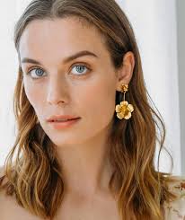 Small wedding earrings top