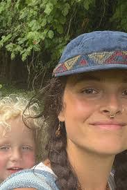 Lauren Lytle's Instagram, Twitter & Facebook