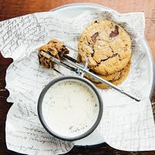 Perched on the edge of place du chatelet in a charming period building, la parentheses extends a warm welcome to diners. Mile High Pie And Bananas Foster New Orleans S Most Decadent Desserts Vogue