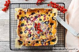 Blitz kuchen or lightning cake was always one of grandma's fast and easy standbys when we stopped in for a visit. Blitz Kuchen Mit Buttermilch Und Fruchten Der Saison Habe Ich Selbstgemacht