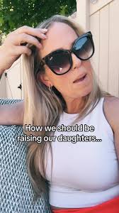 Erin Madsen (@erinsolargirl)