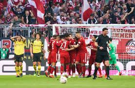 Silas wamangituka ist der matchwinner für den vfb stuttgart, der erstmals seit 2006 in bremen gewinnt. Bayern Jubel Im Bisher Letzten Bundesliga Duell Die Munchner Demutigen Den Bvb Im April Mit 5 0 Stuttgarter Nachrichten