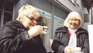 Der eine schafft, der andere genießt