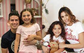 James rodríguez y daniela ospina tuvieron su primera hija en el año 2013, salomé. James Rodriguez Y Daniela Ospina Dividiran Navidad De Salome Candela
