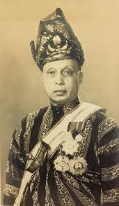 Dựa vào đánh giá : Dymm Sultan Abu Bakar 19 Feb 1964 African Royalty Old Photos Southeast Asia