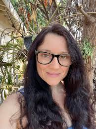 How to stop dyeing hair and transition to natural grey?