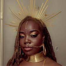 People say me and Steve Harvey look alike: I see it-what yall think?