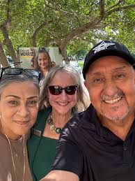 Early Voters! Be one. 😊