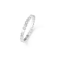 Découvrez bee my love, une collection de joaillerie de la maison chaumet. Bee My Love Ring White Gold 081890 Chaumet