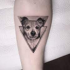 Amor na pele: 35 tatuagens de cachorro para se inspirar