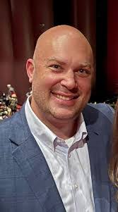 Aaron Linn's Instagram, Twitter & Facebook