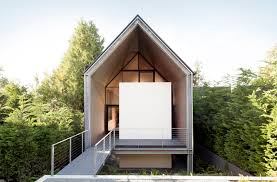 Get expert advice from the house plans industry leader. 22 Skinny Houses With A Narrow Footprint And A Broad Impact Archdaily