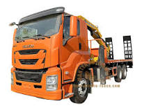High Quality Isuzu Giga 6X4 Flatbed Trucks 20t 25t Flatbed Excavator  Transport Truck with Folding Arm Crane