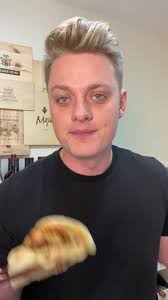 Smash Gyoza! They come together in minutes and are delicious, you’ve gotta  give them a try! Macros (3 Gyoza): Calories: 101 Protein: 9.7 Fat: 1.4  Carb: 12.2 Ingredients: