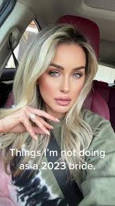 Kara Aldridge's Instagram, Twitter & Facebook