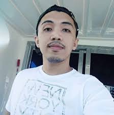 Kelly Ignacio's Instagram, Twitter & Facebook