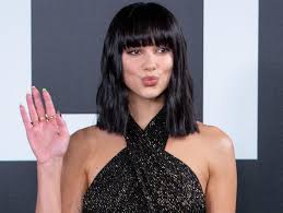 Here are some blunt bangs to inspire your next haircut, from long hair with bangs to blunt bobs and lobs. Pin On Places To Visit