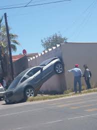 We know that alfredo's political affiliation is unknown; Alfredo Valenzuela Auf Twitter Esto Paso Hoy En Hermosillo Hicieron Relinchar Al Caballo