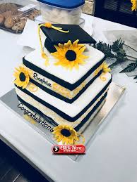 Black And Gold Graduation Sheet Cakes Black And White Sunflower Graduation Cake With Graduation Cap Graduation Party Cake Graduation Party Desserts Rn Graduation Party