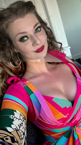 Becca Thomson (@becca_thomson95)