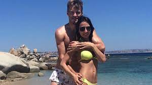 Información, novedades y última hora sobre andriy yarmolenko. Yarmolenko So Schon Ist Andriys Inna Neuzugang Bei Den Spielerfrauen Sportbuzzer De