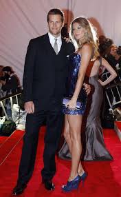 (born august 3, 1977) is an american football quarterback for the new england patriots of the national football league (nfl). Gisele Bundchen The Ultimate Fan With Her Husband Patriots Qb Tom Brady Gisele Tom And Gisele Model