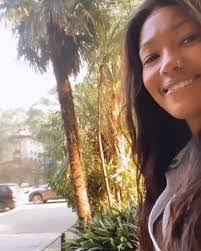 Lori Laing's Instagram, Twitter & Facebook