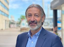 Robert Platzer's Instagram, Twitter & Facebook