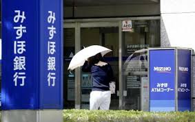 届出印の確認は、お取引店またはお近くのみずほ銀行店舗でご確認いただけます。 【ご用意いただくもの】 印鑑 (届け出の心あたりのあるものすべてお持ちください) 通帳 本人確認書類 (運転免許証など) 詳細表示 no：5799 公開日時：2020/12/24 11:23 ã¿ãšã»éŠ€ ç´™ã®é€šå¸³ã«æ‰‹æ•°æ–™ ï¼'ï¼'ï¼ï¼å†† ã‚ãŠãžã‚‰éŠ€ã¯å»ƒæ­¢ å…¨å›½ã®ãƒ‹ãƒ¥ãƒ¼ã‚¹ ä½è³€æ–°èžlive