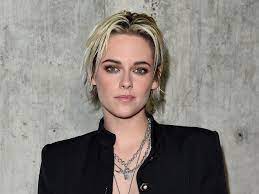 Her parents, john stewart and jules stewart, both work in film and television. Kristen Stewart Says She Used To Feel Enormous Pressure To Represent Queerness Vanity Fair