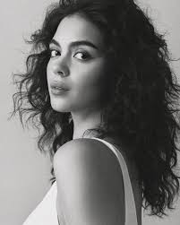 Dennis, in studio. mku/grooming: @alliekmakeup #artistportrait  #portraitphotography #photoshoot #bwportrait #mood