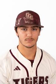 𝐂𝐨𝐮𝐧𝐭𝐝𝐨𝐰𝐧 𝐭𝐨 𝐟𝐢𝐫𝐬𝐭 𝐩𝐢𝐭𝐜𝐡: 21 He's a sophomore  outfielder & he enjoys saving stray dogs. From North Vermillion High  School, #21 Ian Erbe.